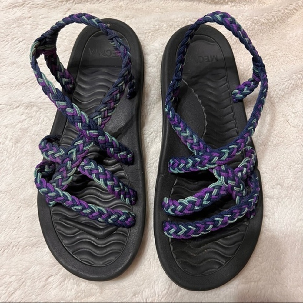 MEGNYA Walking Hiking Shoes Sandals 9